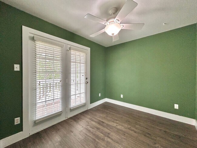 Building Photo - Modern 3/BR 2.5/BA Home with Patio & Balcony