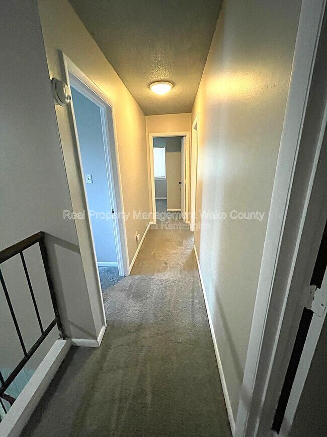 Building Photo - 4702 Walden Pond Dr