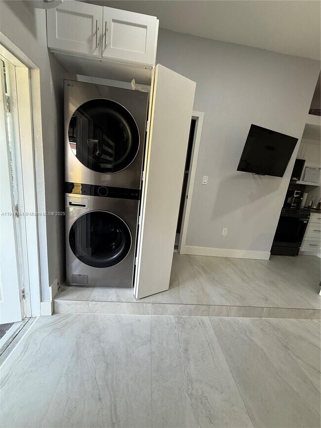 Building Photo - 15241 SW 161 Terrace