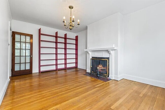 Building Photo - 285 Harvard St