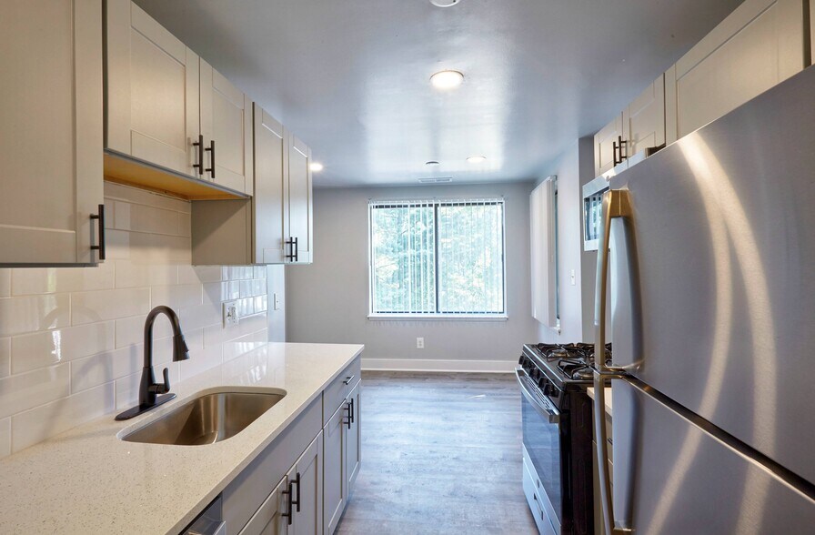 Woodvale Apartments 13831 Castle Blvd Silver Spring MD 20904