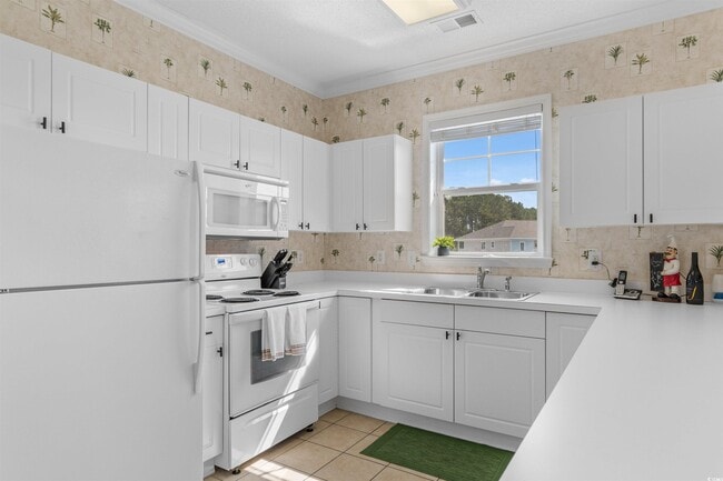 Building Photo - 6253 Catalina Dr