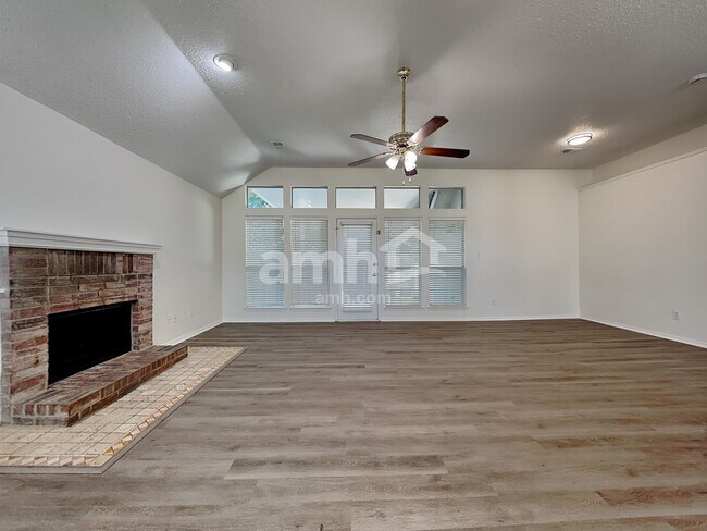 Building Photo - 217 Dartmouth Dr