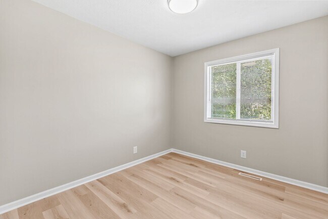 Building Photo - 5106 N 128th St