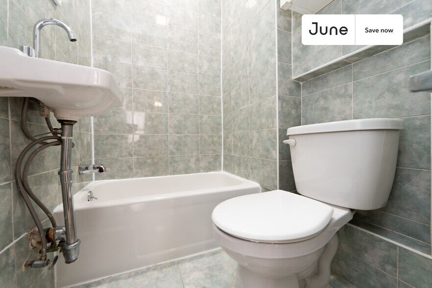 Building Photo - 1365 1st Ave