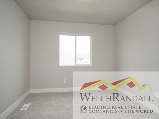 Building Photo - 3 Bed 2.5 Bath Beautiful Townhome in West ...