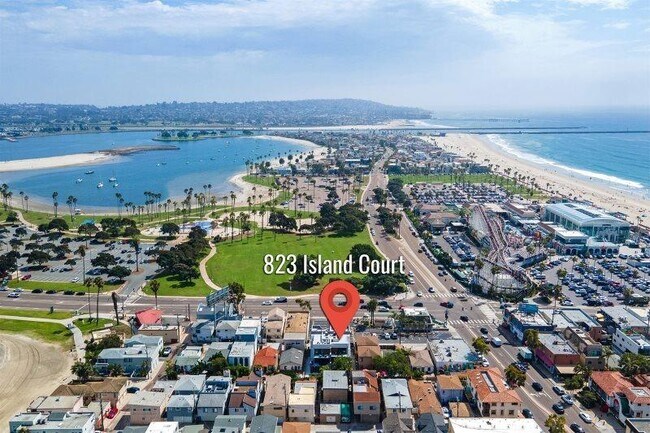 Building Photo - 823 Island Ct