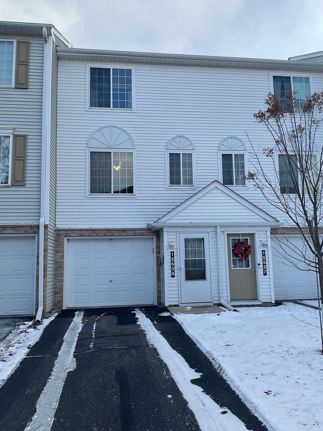 Primary Photo - Beautiful Apple Valley Townhome!