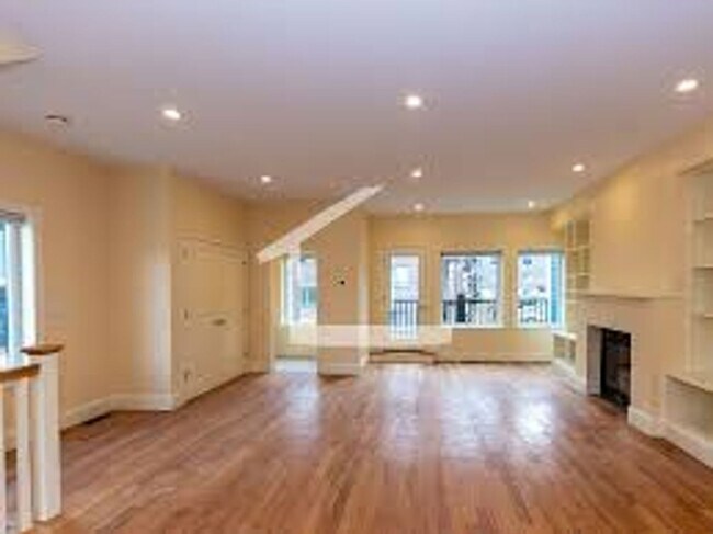 Building Photo - 118 Tremont St