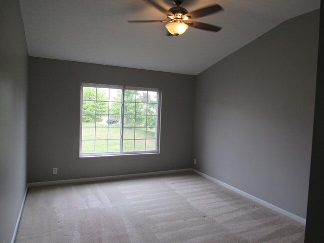 Building Photo - 6288 Lake Springs