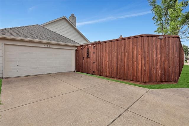 Building Photo - 1401 Cedar Springs Dr