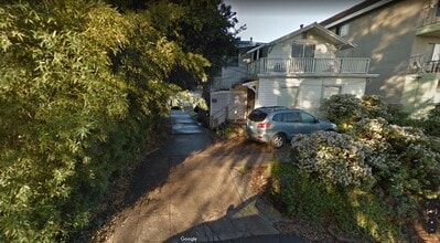 Building Photo - 3024 Third Ave