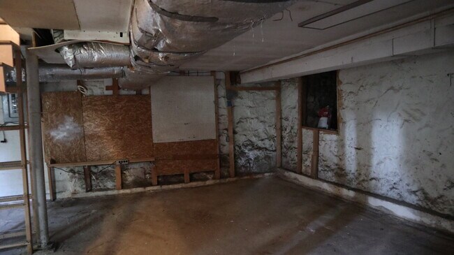 Building Photo - 1016 Wickford Rd