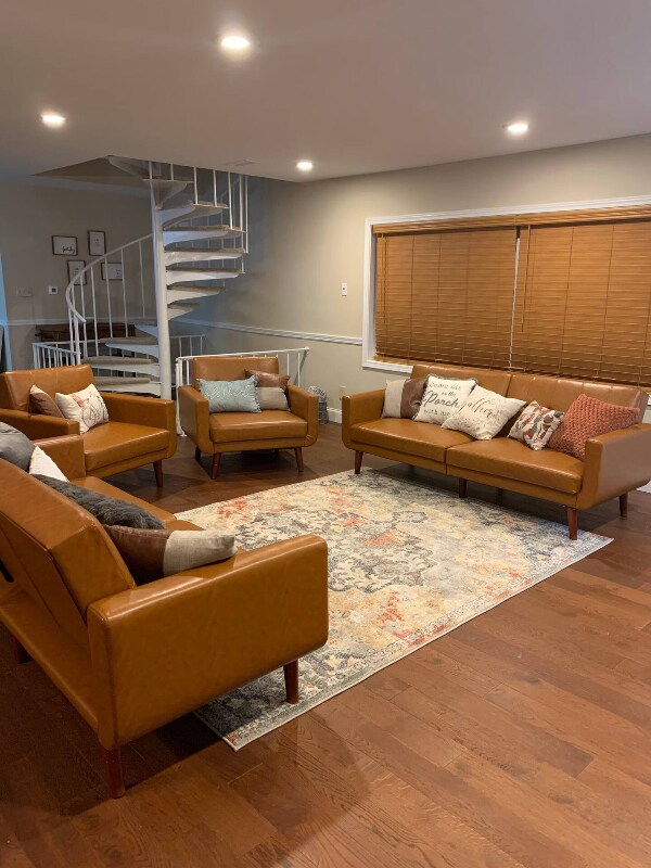 Building Photo - 539 Panorama Dr