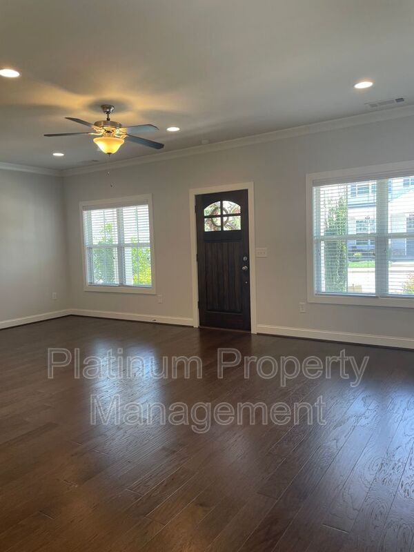 Building Photo - 2312 Echelon Ln