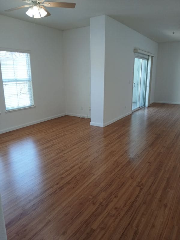 Building Photo - 3301 N Park Dr