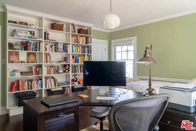 Building Photo - 149 N Van Ness Ave