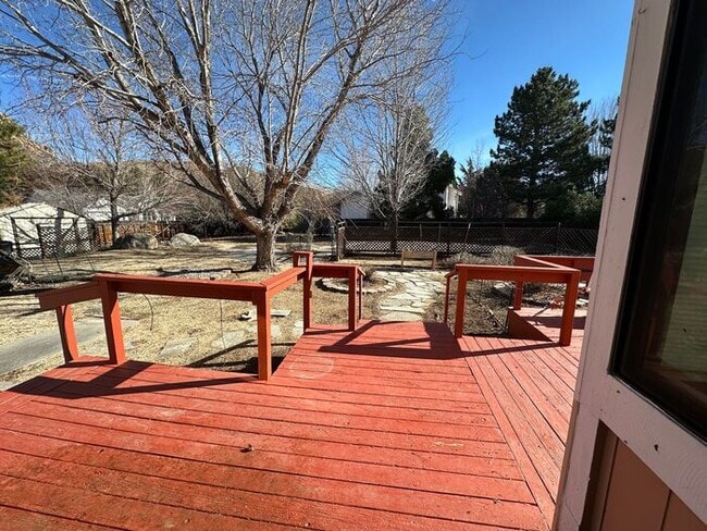 Building Photo - 285 Lemming Dr