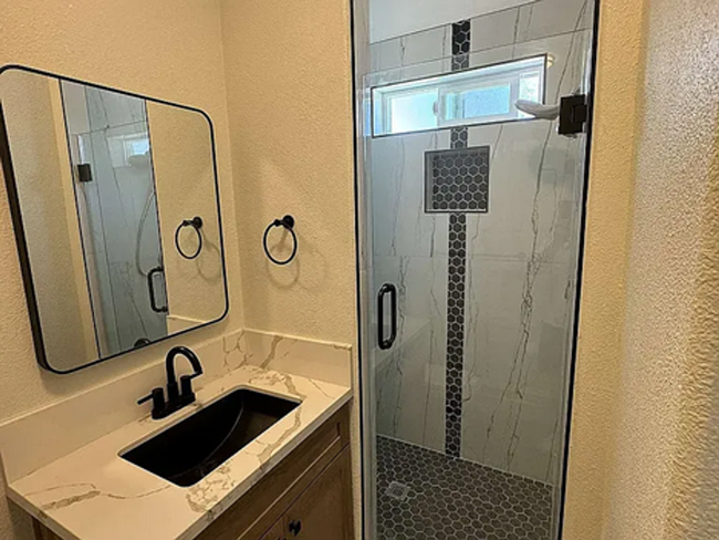 Building Photo - Charming & Welcoming Solar 2bed 1bathroom Home in Riverside!