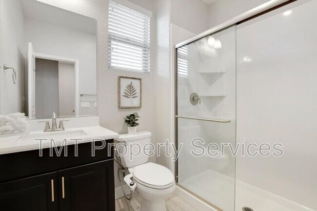 Building Photo - 1141 Vista Verde Dr