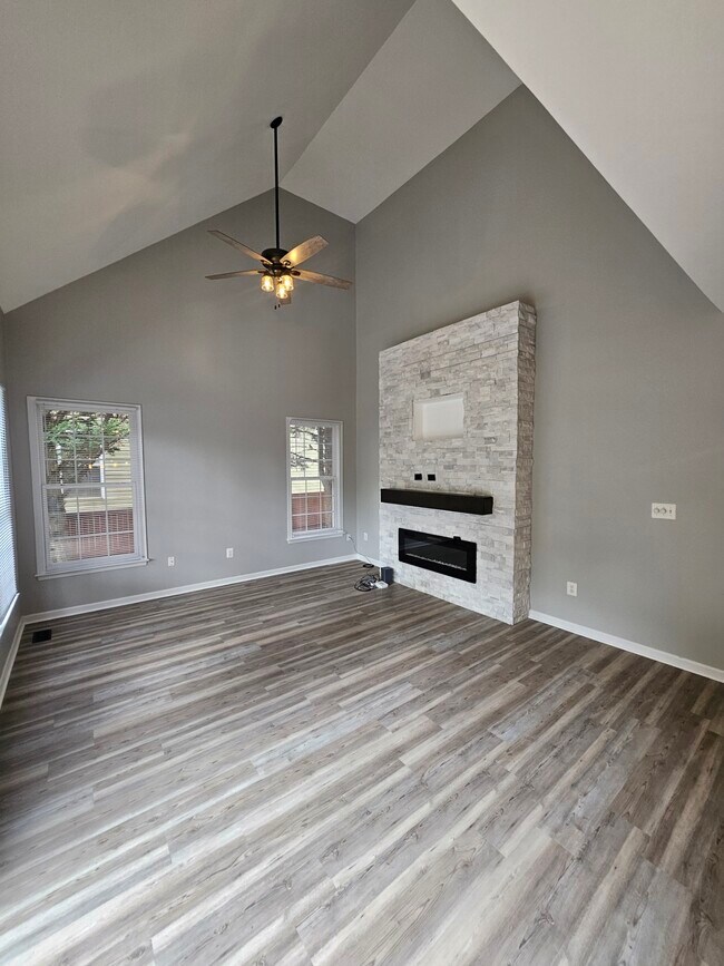 Building Photo - 14110 Shelby Cir