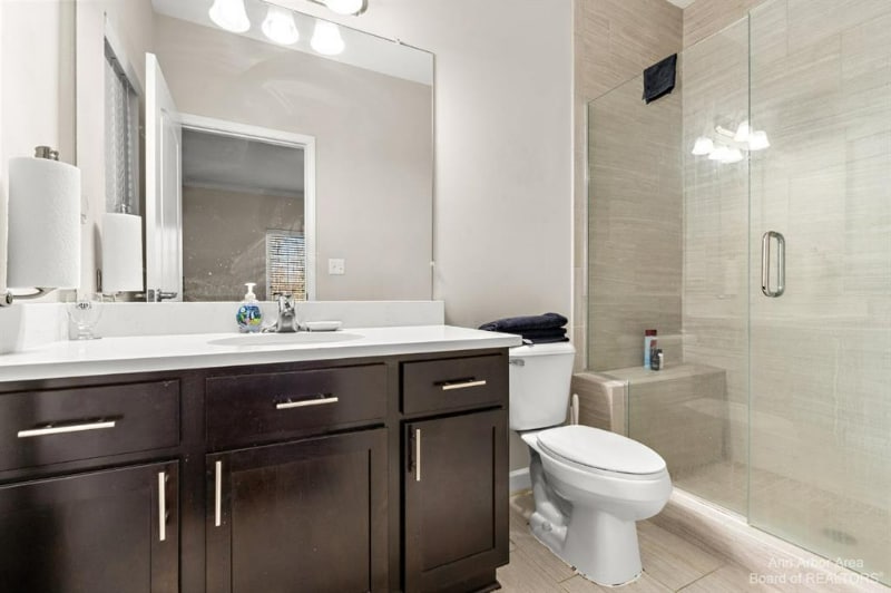 Building Photo - 5570 Arbor Chase Dr