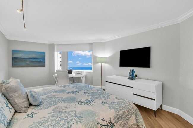 Building Photo - 550 S Ocean Blvd