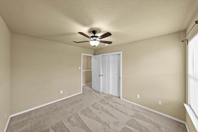 Building Photo - 1 Month Free Rent with an 18 Month Lease!!!