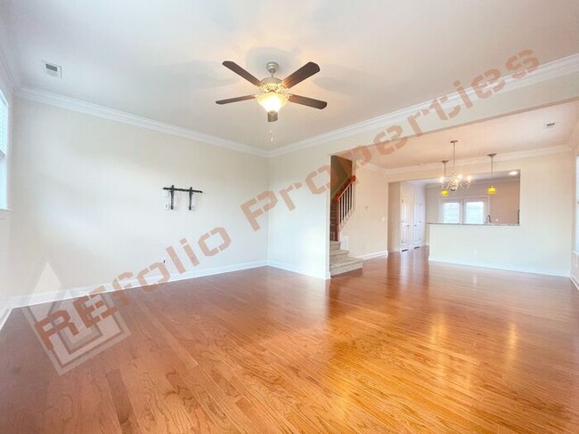 Building Photo - Charming 3 Story 3 Bedroom 3.5 Bath 1 Car-...