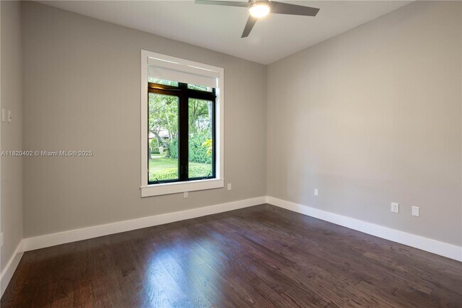 Building Photo - 6090 SW 116th St