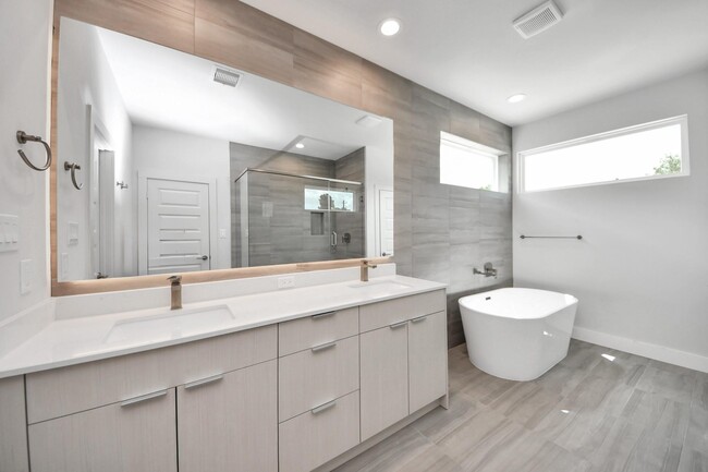 Building Photo - 3015 Pelon Cay Dr