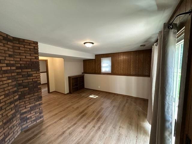 Building Photo - 206 Thompson St
