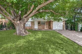 Building Photo - Classic 3 Bedroom Single-Story in Ft. Worth
