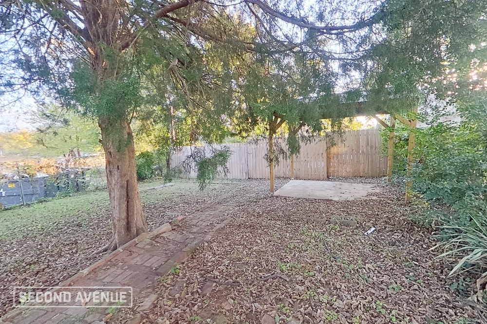 Building Photo - 1709 1st St S