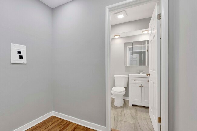 Building Photo - 3161 N Cambridge Ave