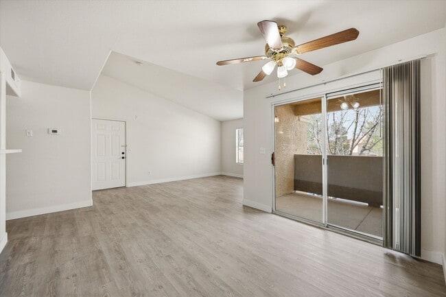 Building Photo - Nice Upgraded 2 Bedroom Condo in Gated Community - Eastern and 215