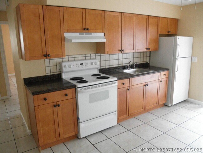 Building Photo - 3958 Pesiri Ln