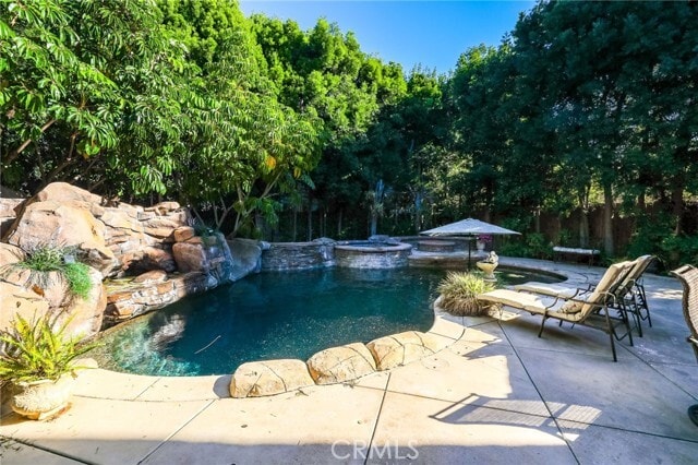 Building Photo - 250 Santo Tomas Ave