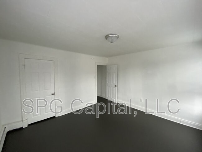 Building Photo - 297 2nd St