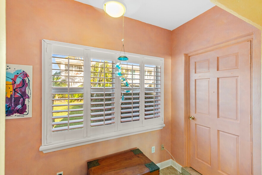 Building Photo - 5505 N Ocean Blvd