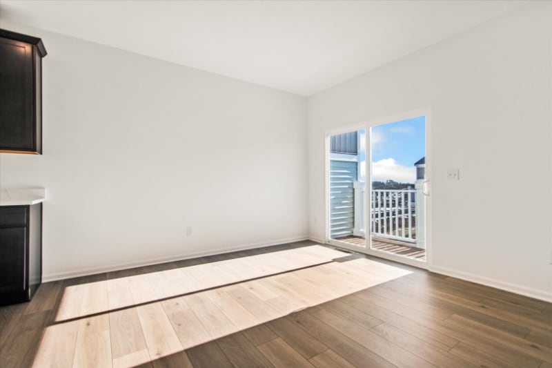 Building Photo - 349 Kingsport Dr