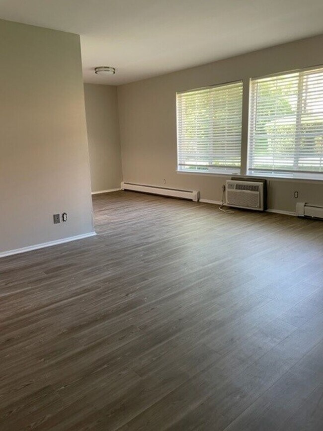 Interior Photo - Kensington Place Apartments