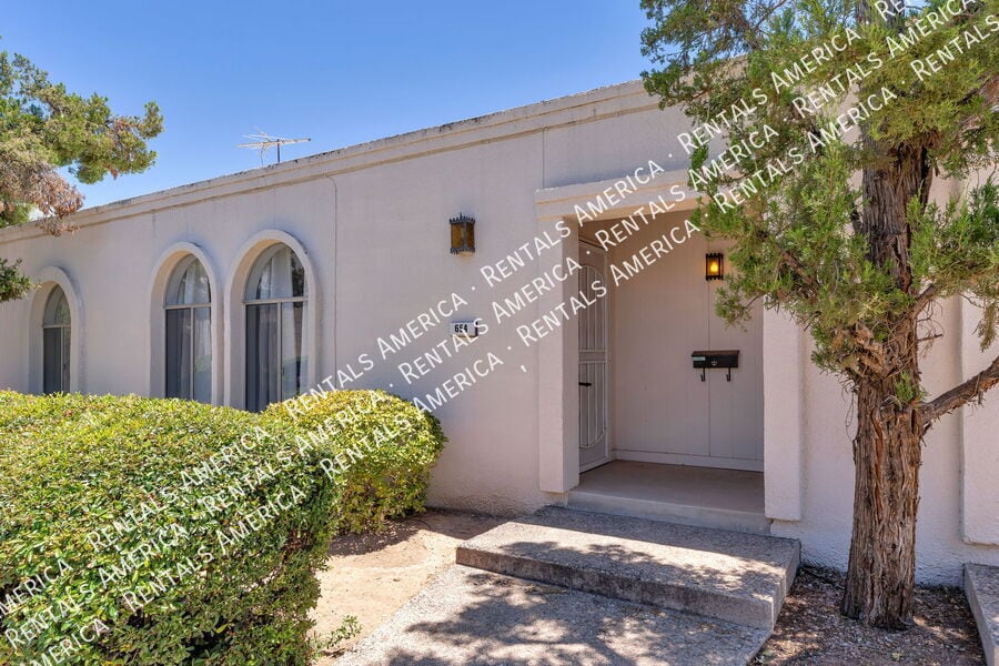 Building Photo - 654 N Richey Blvd