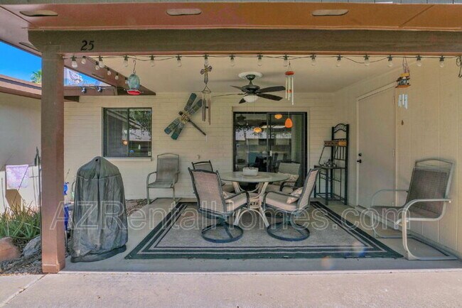 Building Photo - 2064 S Farnsworth Dr