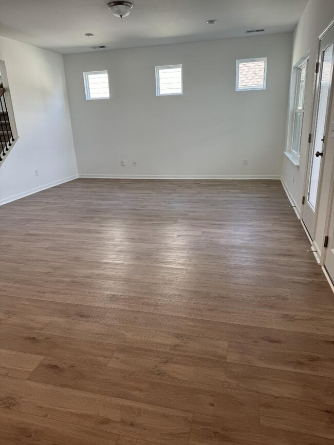 Building Photo - 329 Canonbury Dr