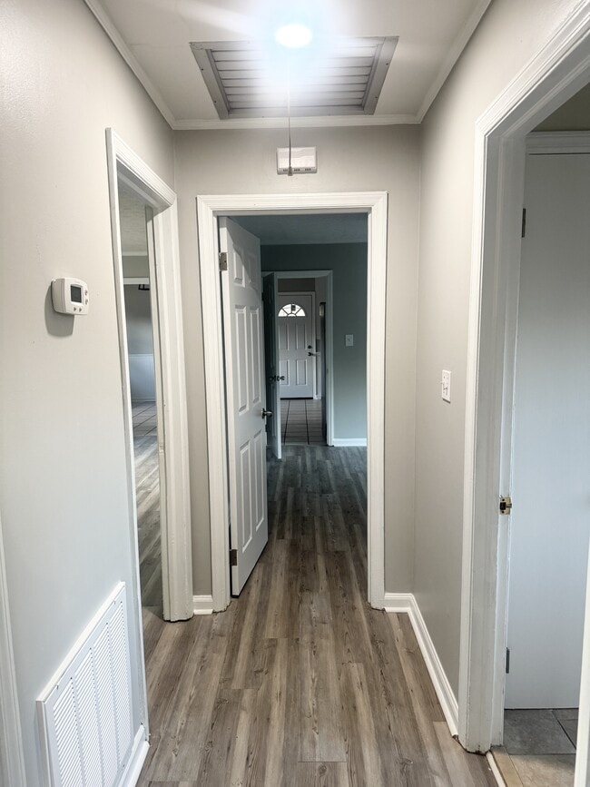 Building Photo - 2561 Allan Way