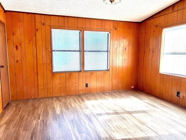 Building Photo - 18425 Blake Manor Rd