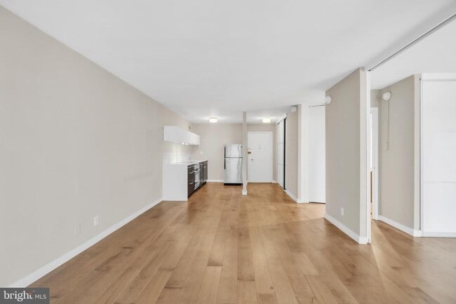 Building Photo - 224 W Rittenhouse Square