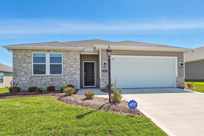 Primary Photo - 1070 Pleasant Hl Pl