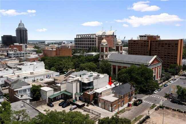 Building Photo - 362 Dauphin St